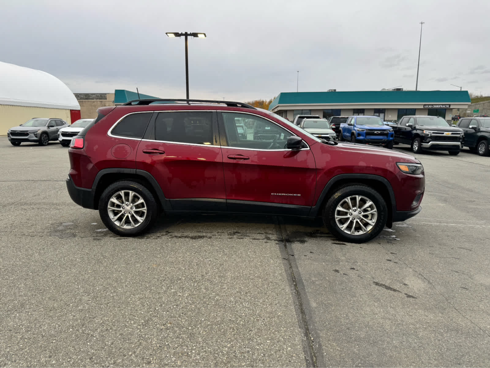 Thumbnail: 2022 Jeep Cherokee - 6