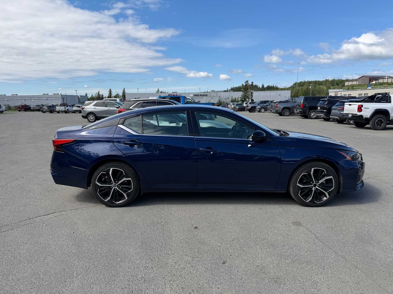 2024 Nissan Altima 2.5 SR - Image 6