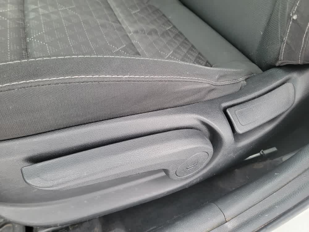 Thumbnail: 2020 Kia Rio - 11