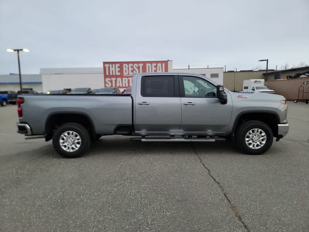 Thumbnail: 2026 Chevrolet Silverado 3500 - 6