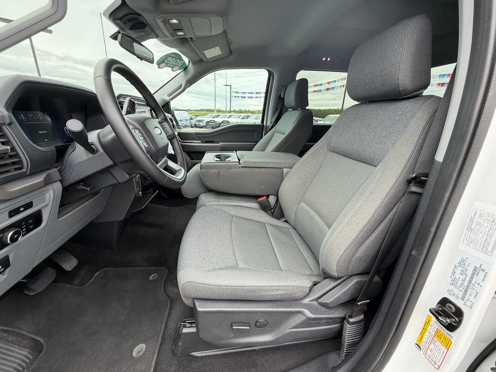 2025 Ford F-150 XLT - Photo 29