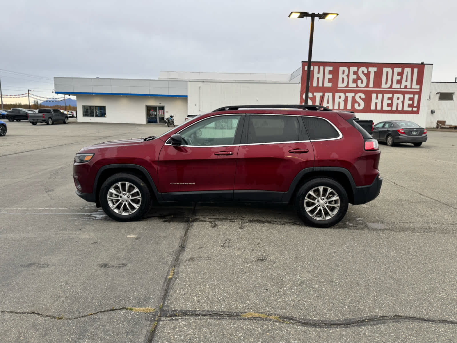 Thumbnail: 2022 Jeep Cherokee - 2