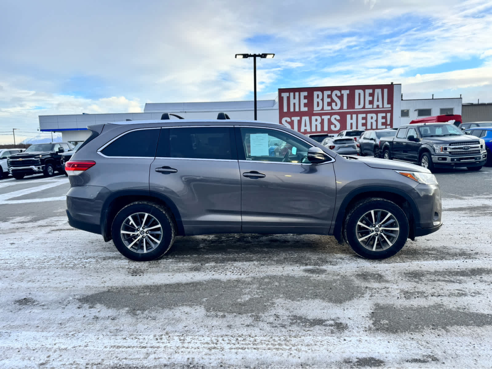 Thumbnail: 2017 Toyota Highlander - 6