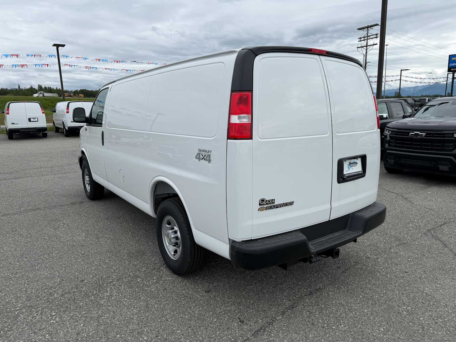 2025 Chevrolet Express Cargo Work Van - Photo 14