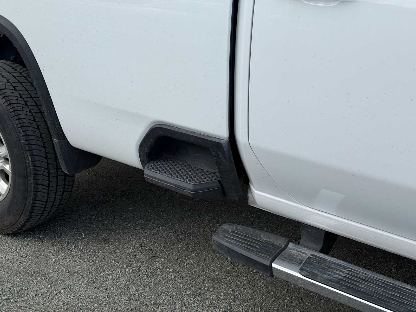 2025 Chevrolet Silverado 3500HD LT - Photo 21