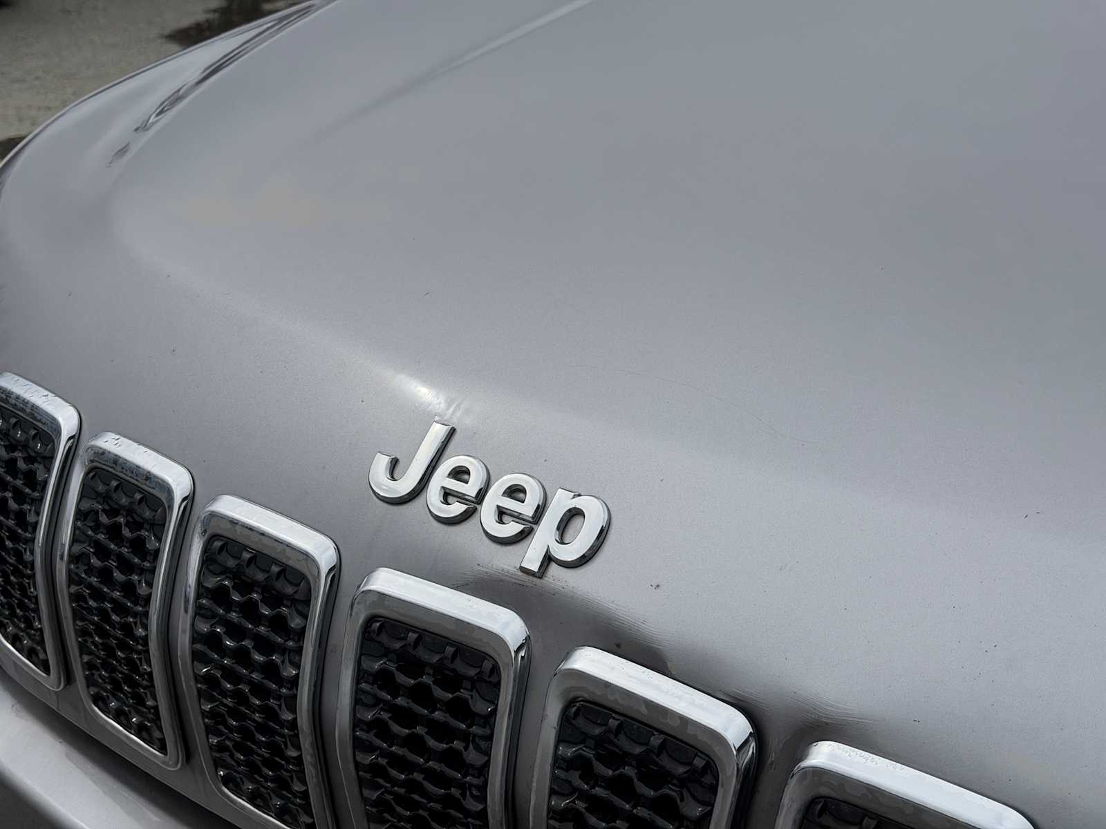 Thumbnail: 2019 Jeep Cherokee - 14