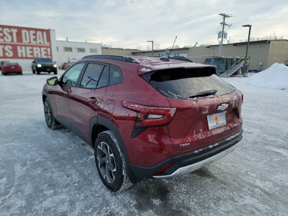 Thumbnail: 2025 Chevrolet Trax - 3