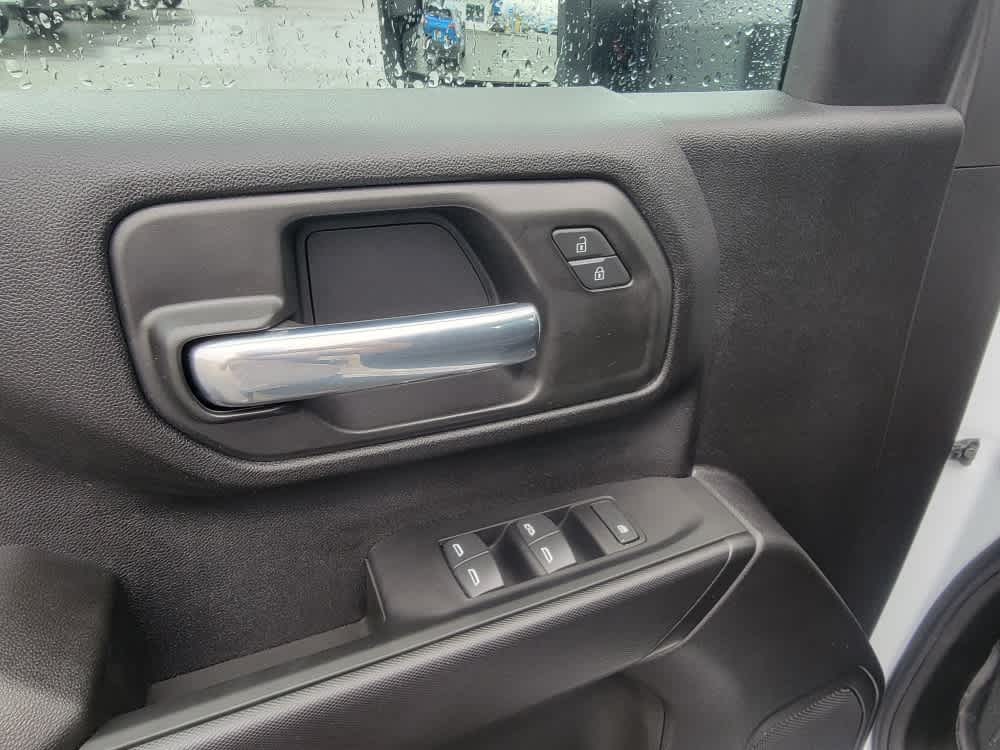 Thumbnail: 2025 Chevrolet Silverado 3500 - 14