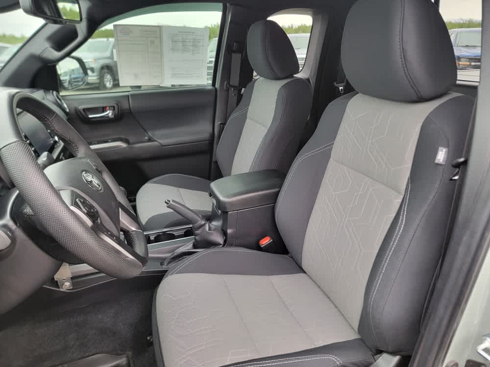 2022 Toyota Tacoma SR 12