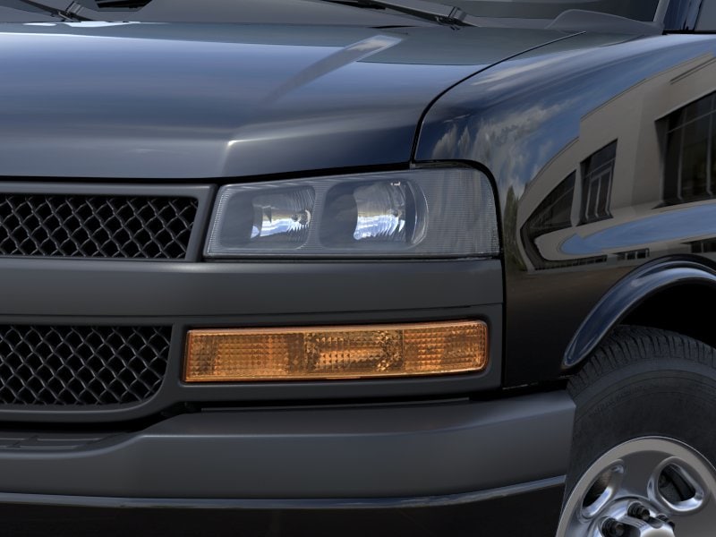 2025 Chevrolet Express Passenger LS - Photo 10