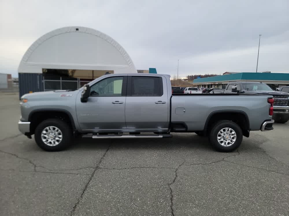 Thumbnail: 2026 Chevrolet Silverado 3500 - 2