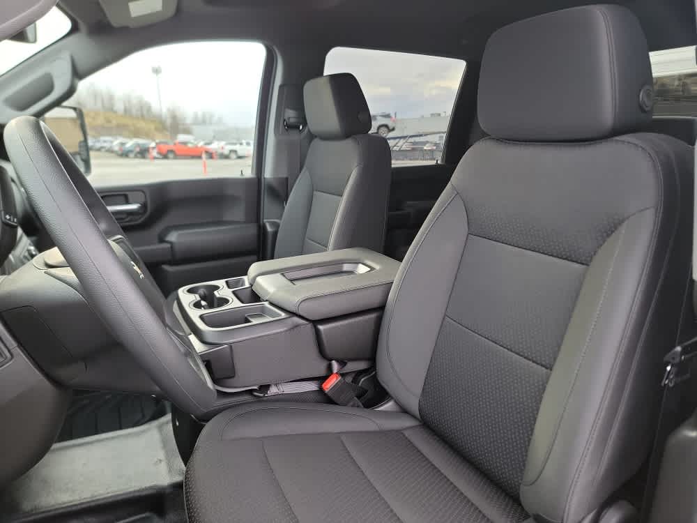 Thumbnail: 2026 Chevrolet Silverado 3500 - 12