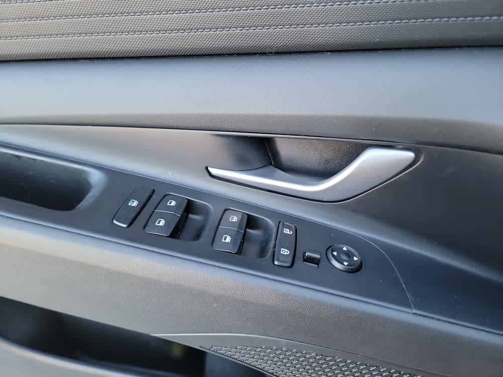 Thumbnail: 2023 Hyundai Elantra - 11