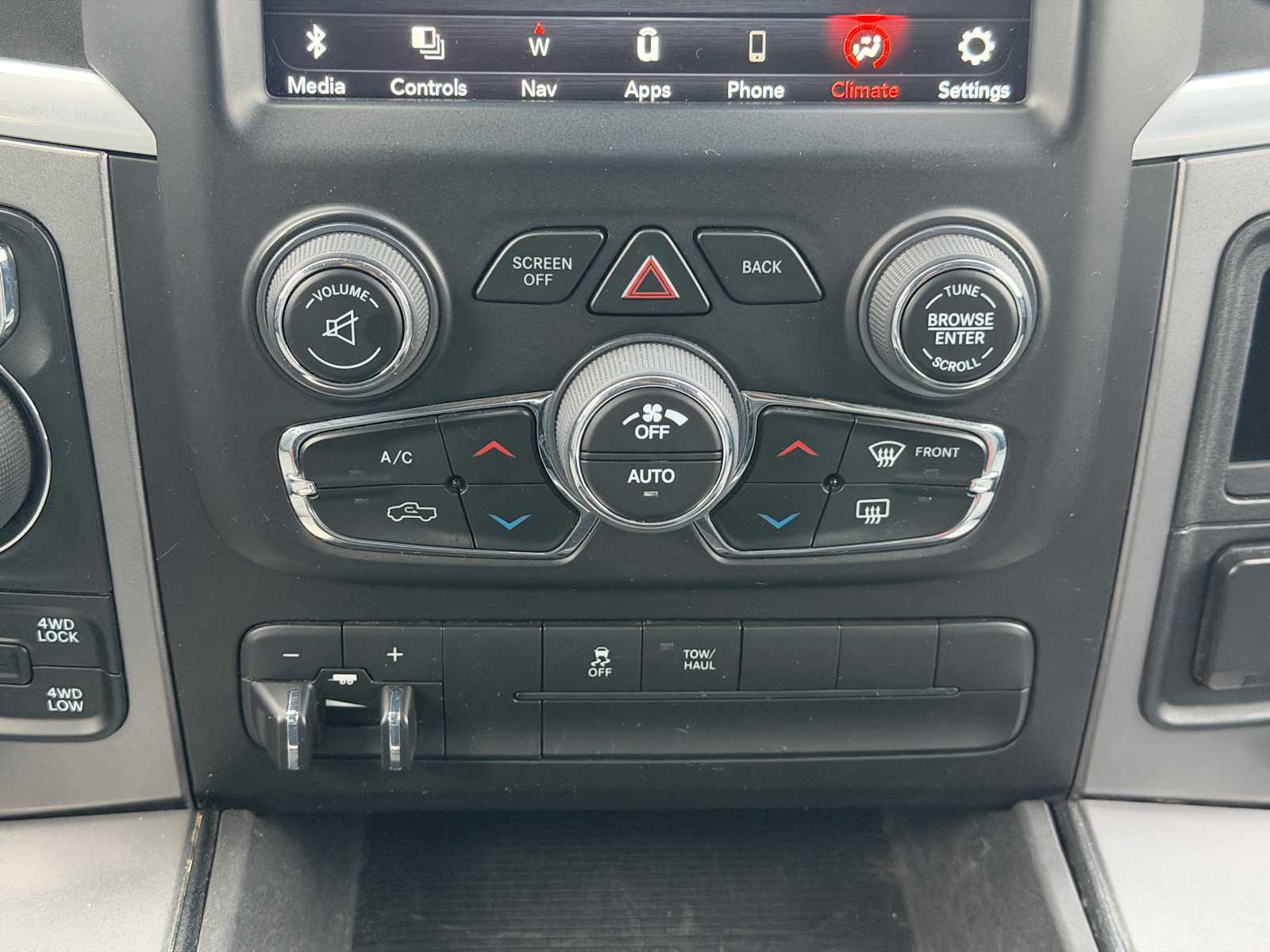 Thumbnail: 2022 RAM 1500 Classic - 19