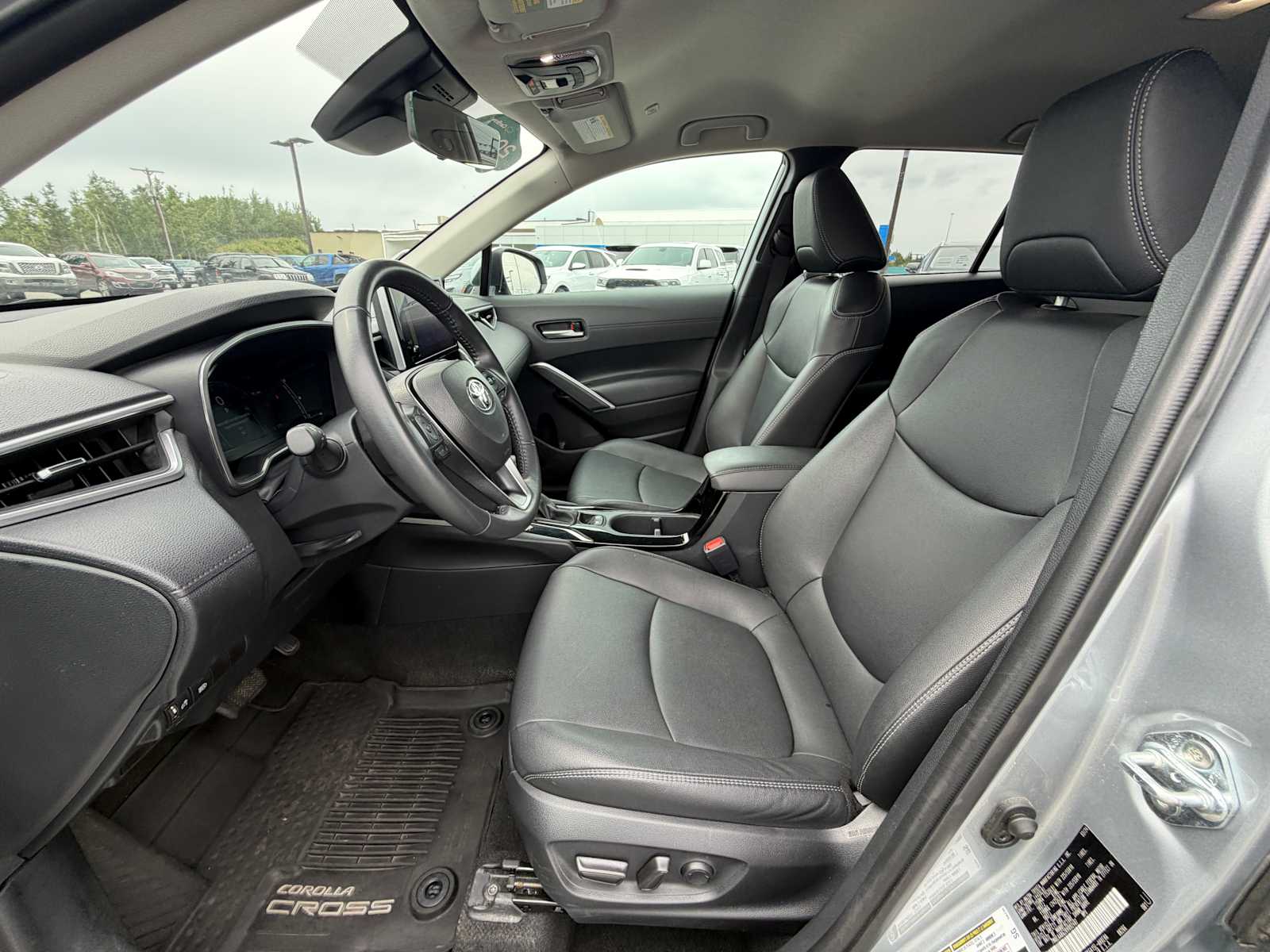 2024 Toyota Corolla Cross XLE - Photo 7