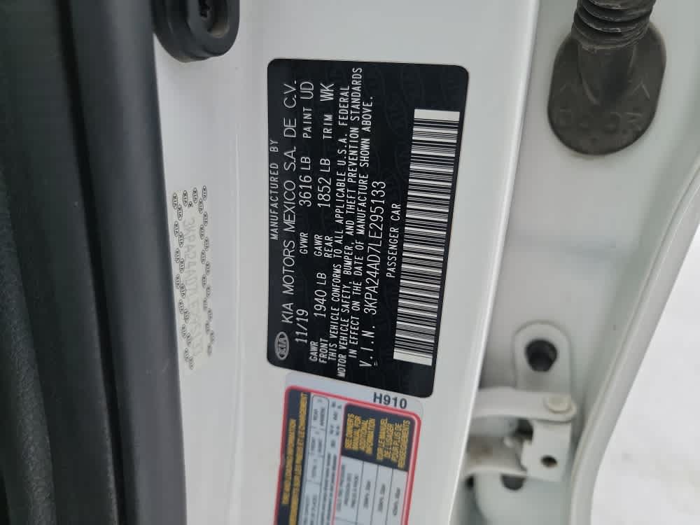 Thumbnail: 2020 Kia Rio - 21