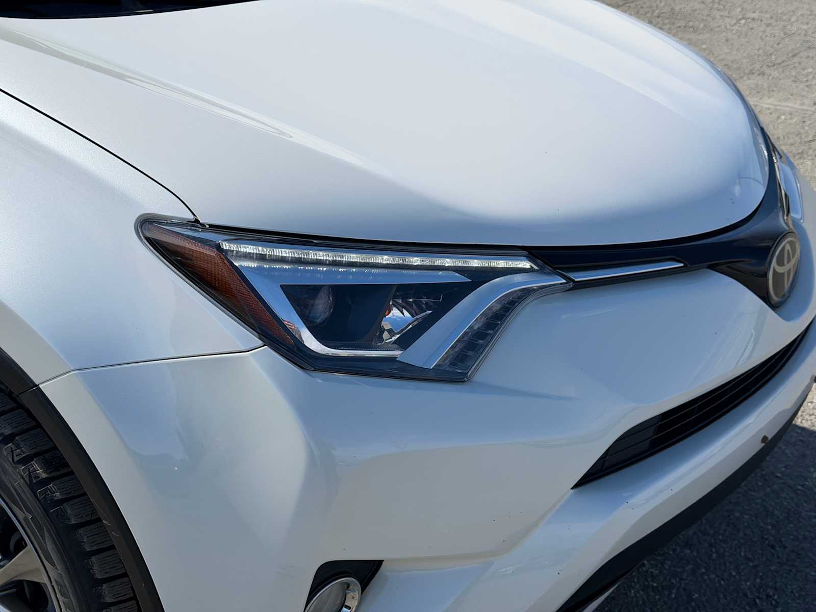 Thumbnail: 2018 Toyota RAV4 - 13