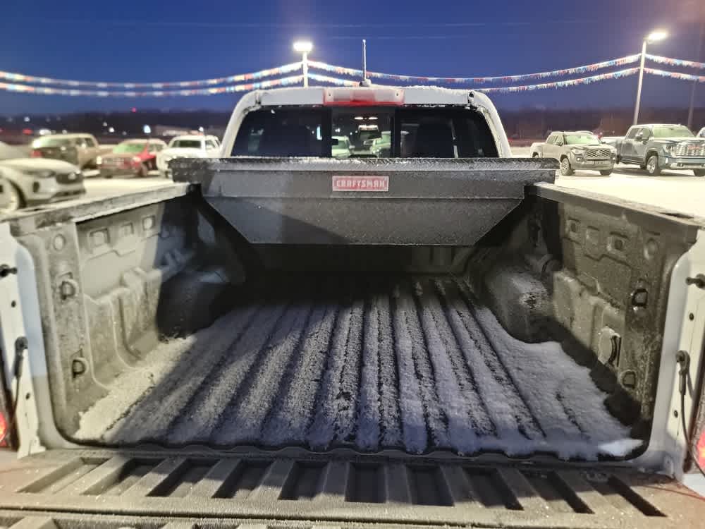 Thumbnail: 2025 GMC Canyon - 21