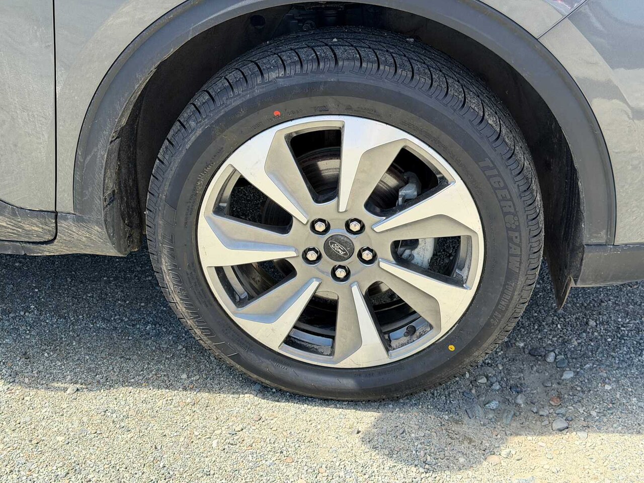 2025 Ford Escape Platinum - Image 17
