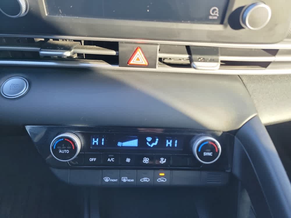 Thumbnail: 2023 Hyundai Elantra - 17