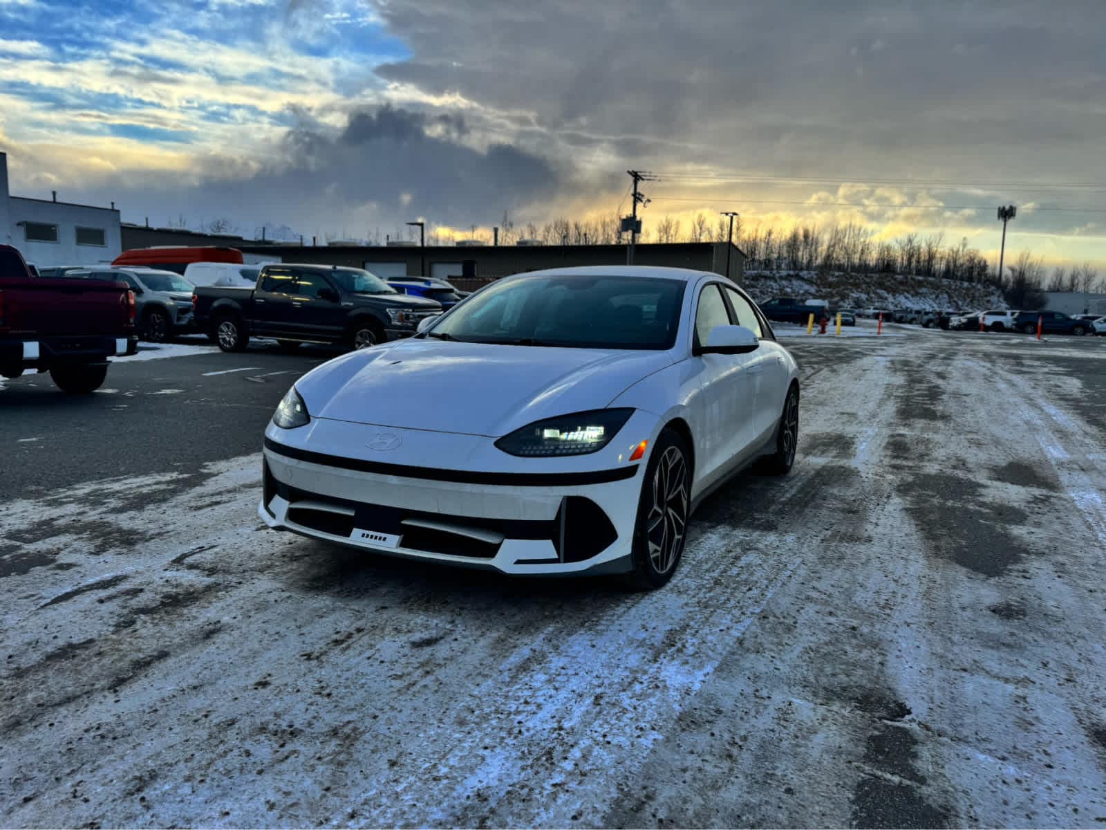 Thumbnail: 2023 Hyundai Ioniq 6 - 1