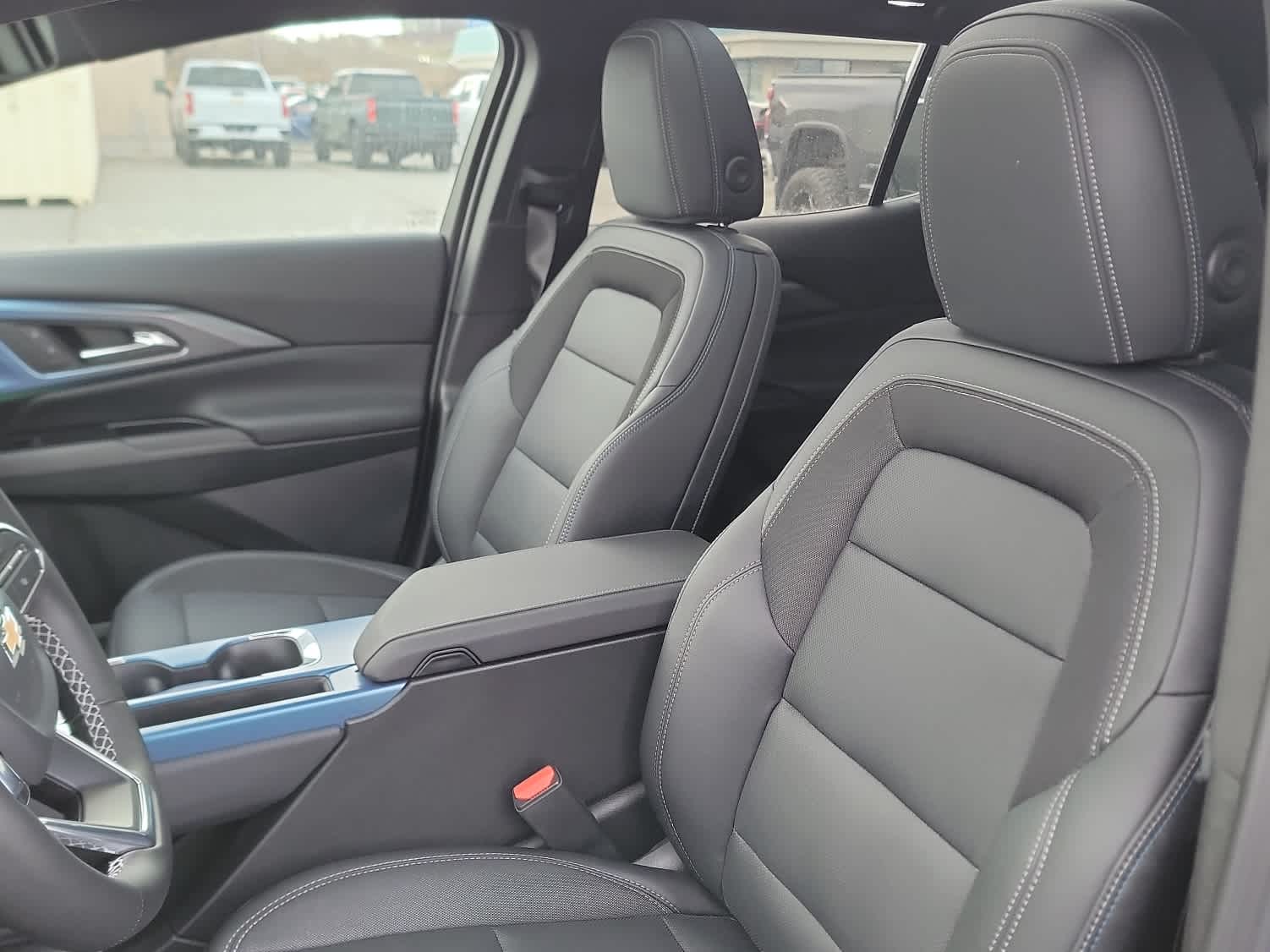 Thumbnail: 2025 Chevrolet Equinox - 12