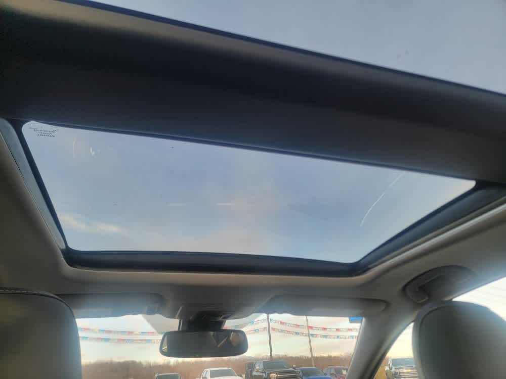 Thumbnail: 2019 Toyota Camry - 18