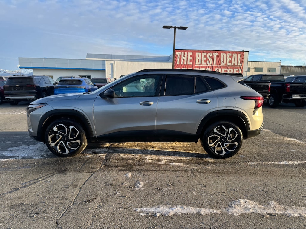 Used 2025 Chevrolet Trax 2RS SUV