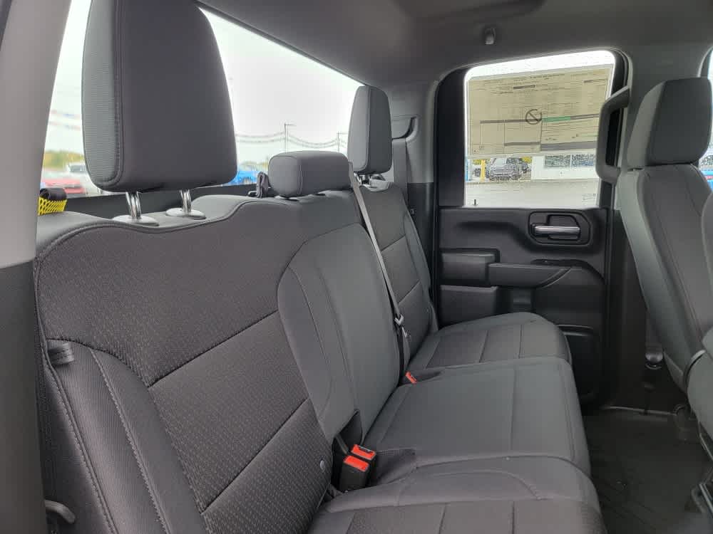 Thumbnail: 2025 Chevrolet Silverado 3500 - 18