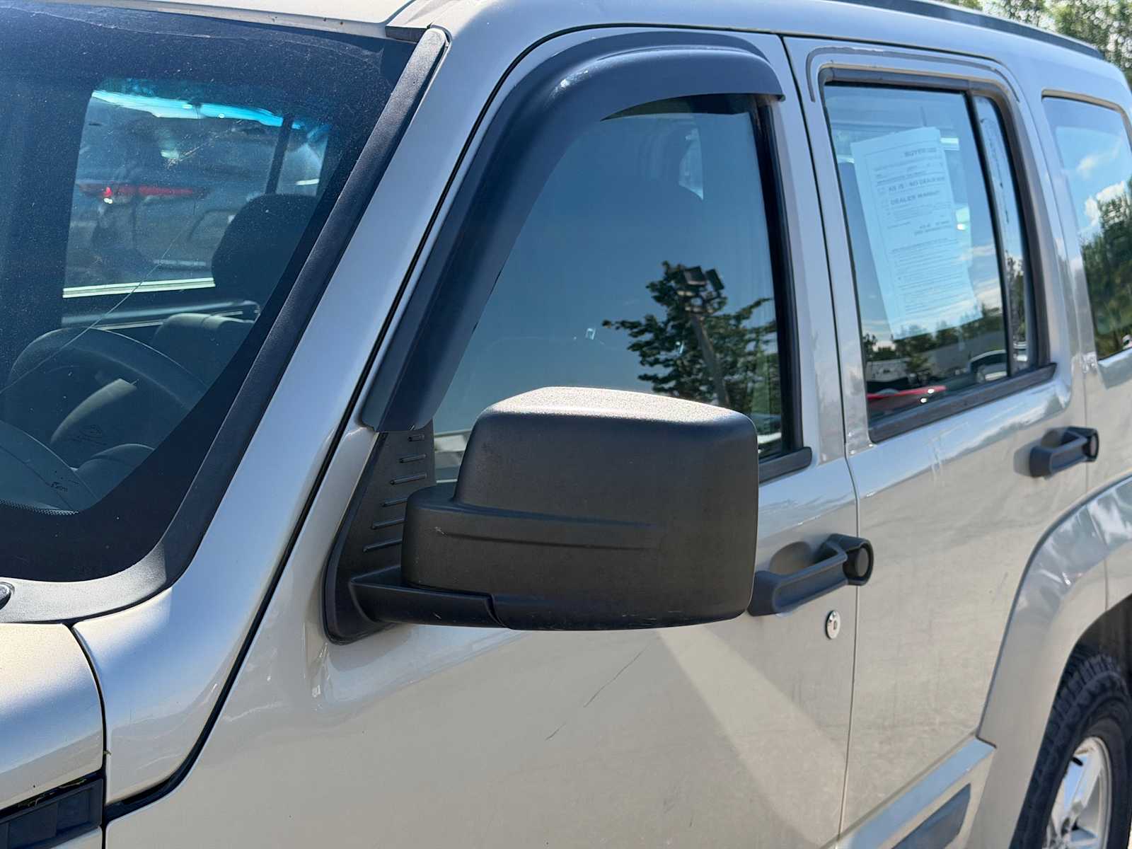 Thumbnail: 2011 Jeep Liberty - 14