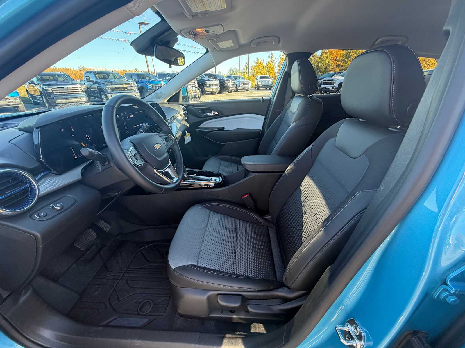 2026 Chevrolet Trax LT - Photo 6