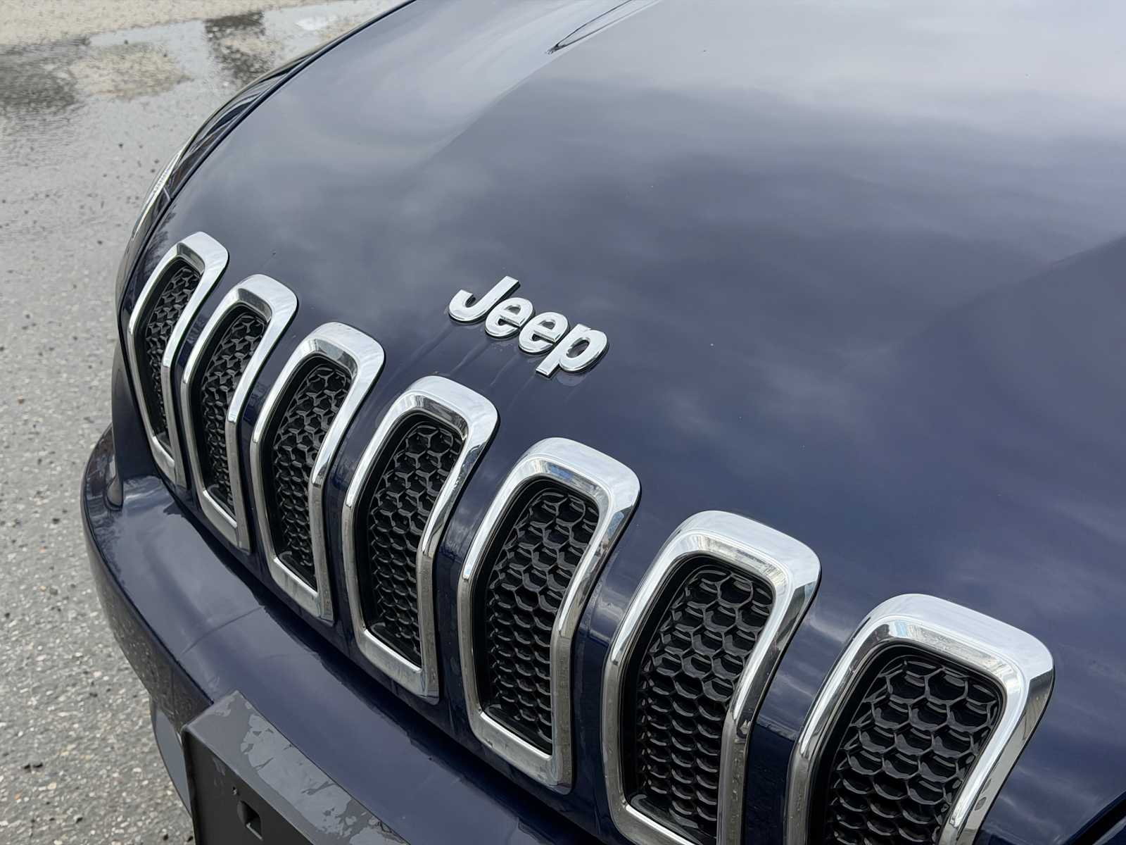 Thumbnail: 2016 Jeep Cherokee - 14
