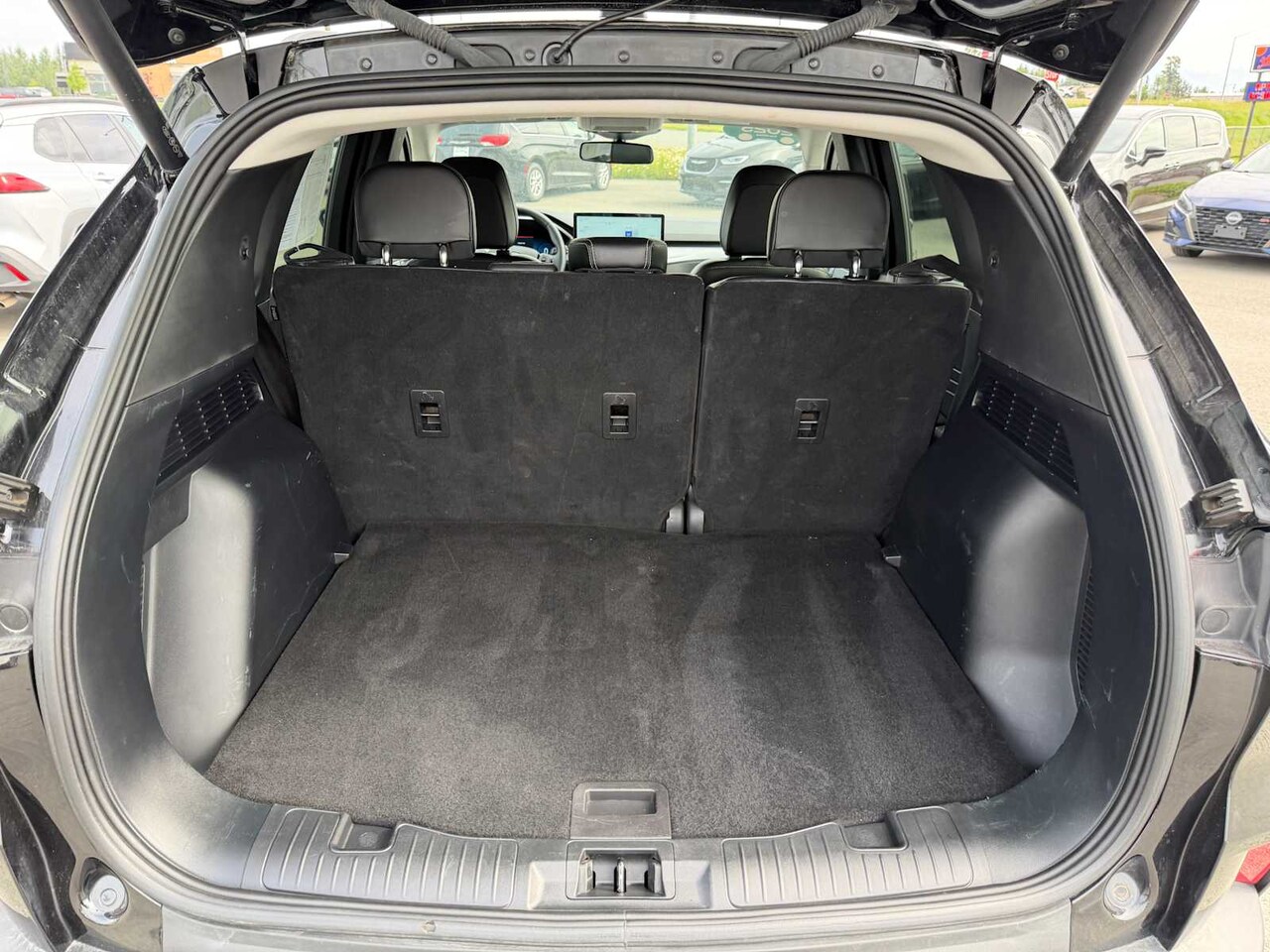 2025 Ford Escape Platinum - Image 18