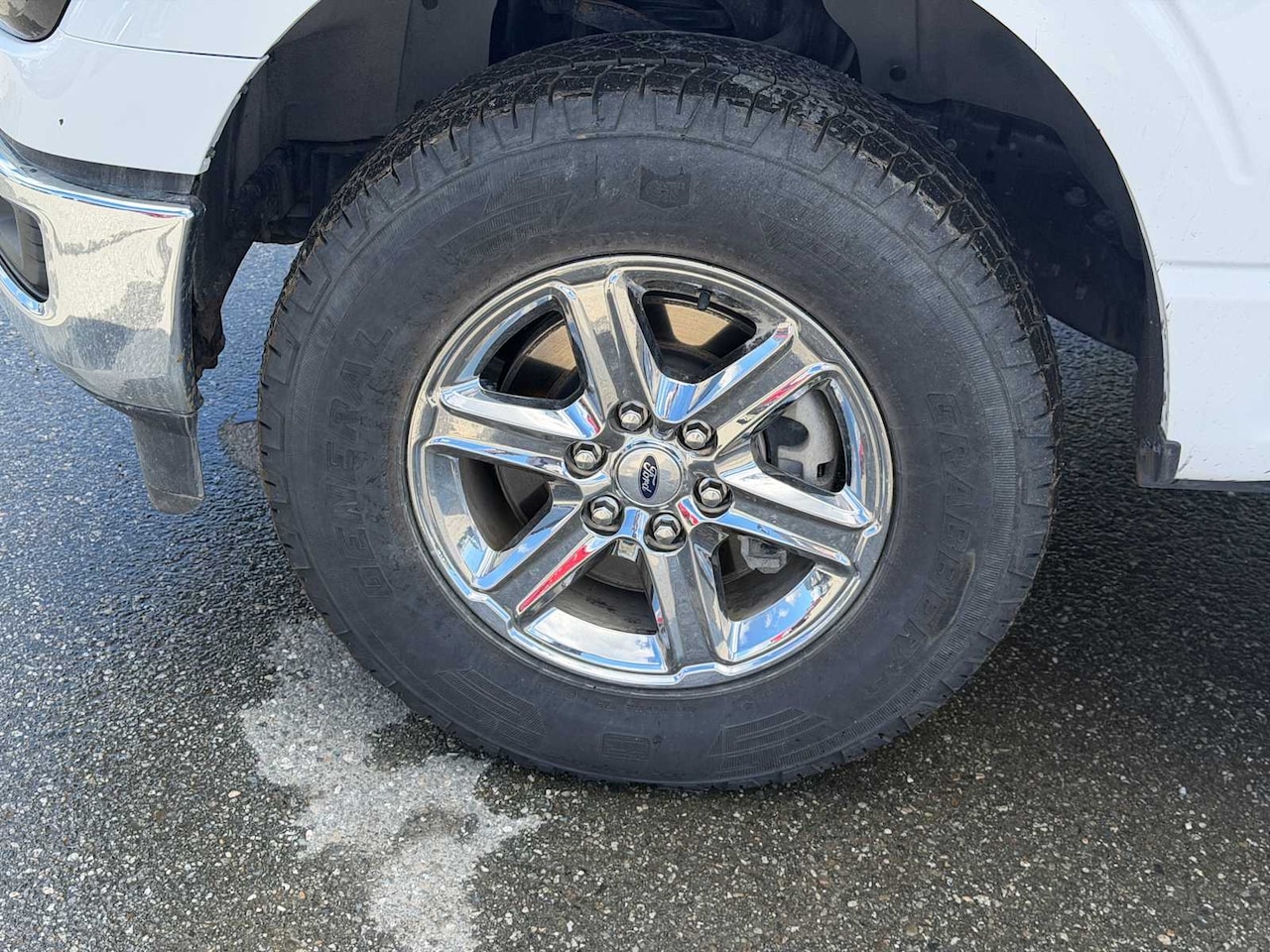 2025 Ford F-150 XLT - Image 13
