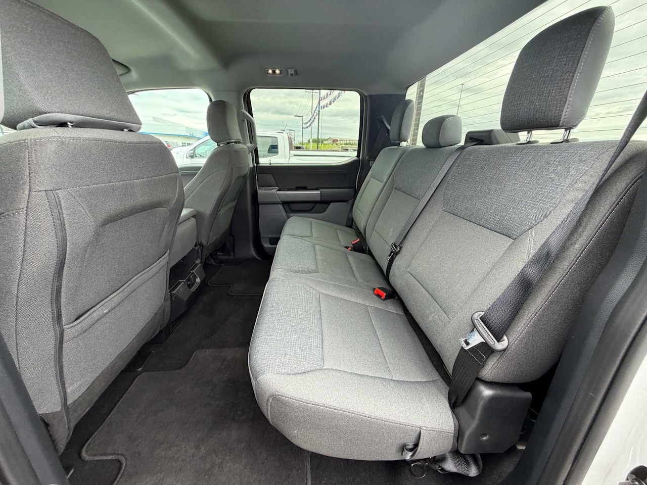 2025 Ford F-150 XLT - Image 25