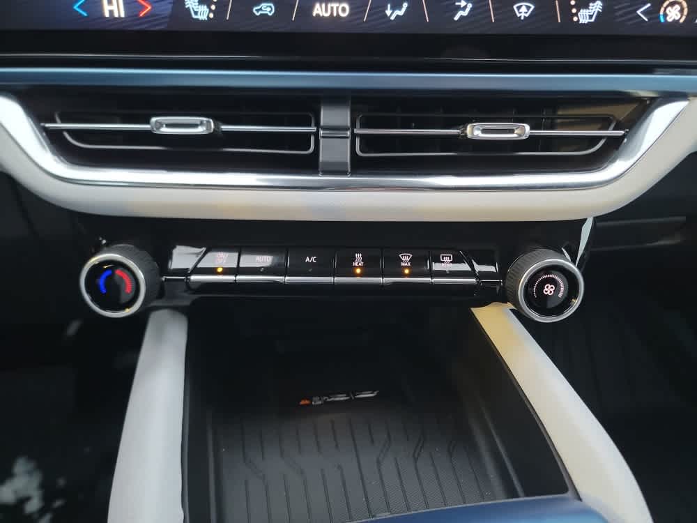 Thumbnail: 2026 Chevrolet Equinox - 17