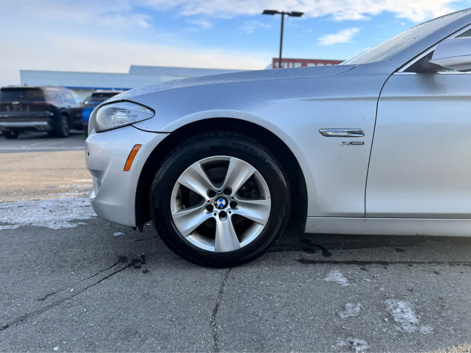 Thumbnail: 2012 BMW 5 Series - 10