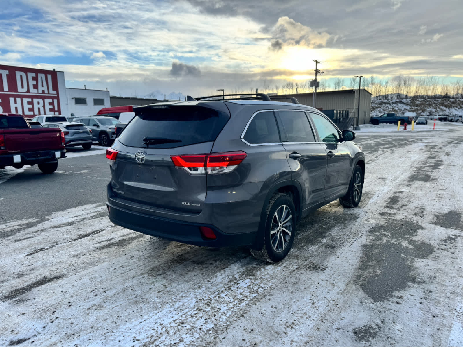 Thumbnail: 2017 Toyota Highlander - 5