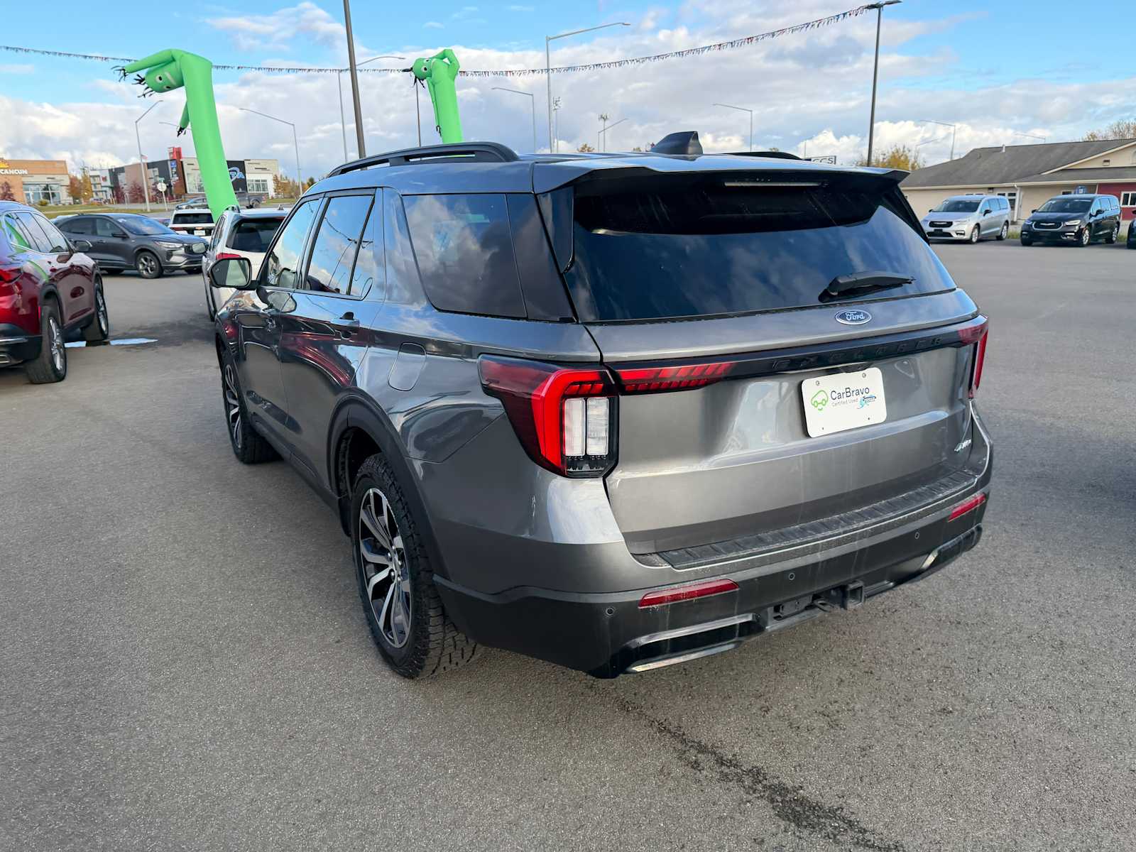 2025 Ford Explorer ST-Line - Image 15