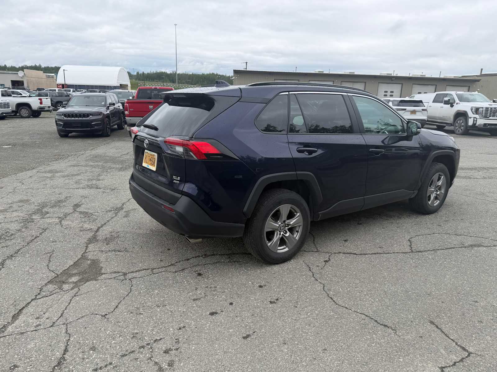 2024 Toyota RAV4 XLE - Photo 7