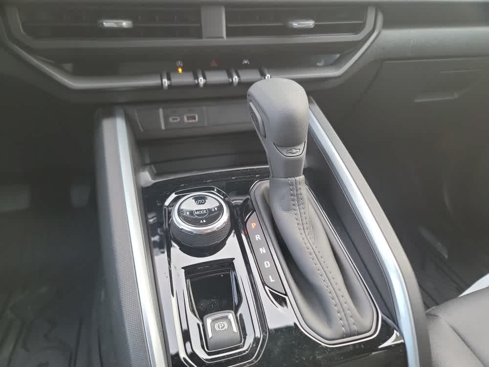 Thumbnail: 2026 Chevrolet Colorado - 16