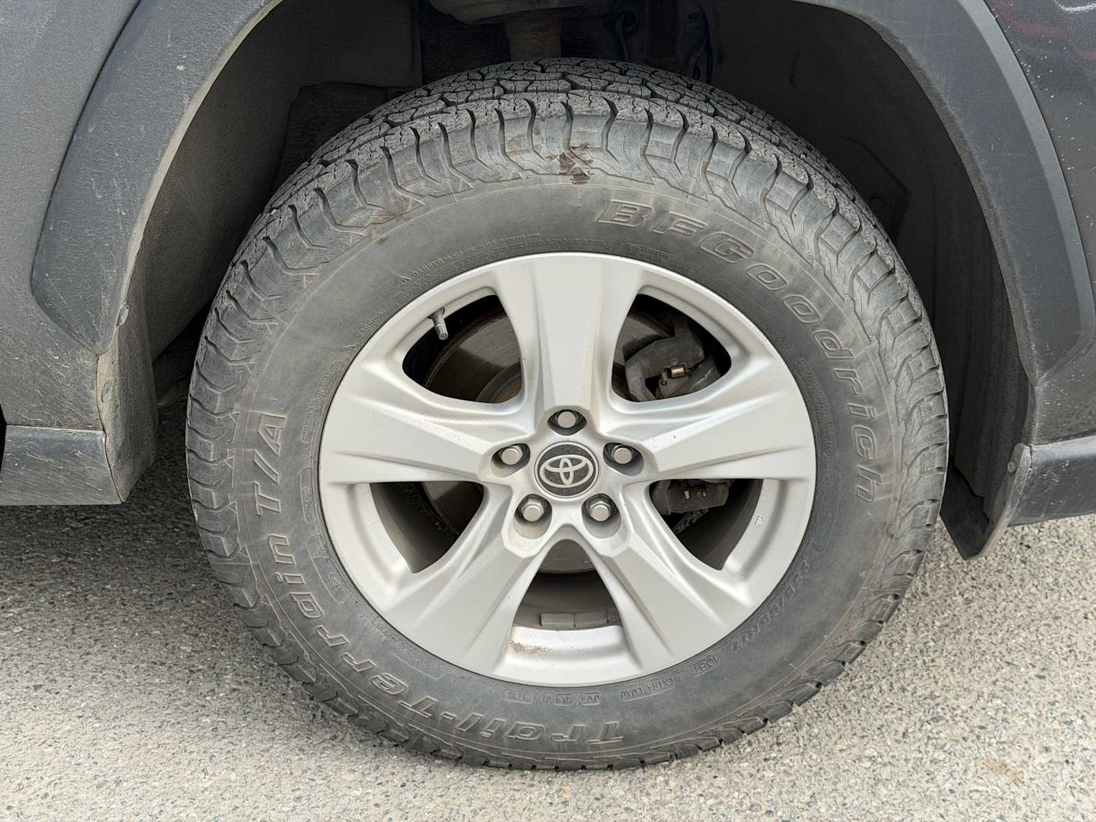 Thumbnail: 2021 Toyota RAV4 - 15