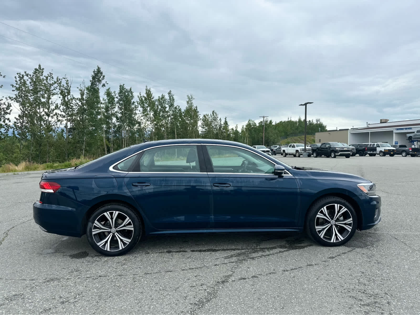 Thumbnail: 2022 Volkswagen Passat - 8