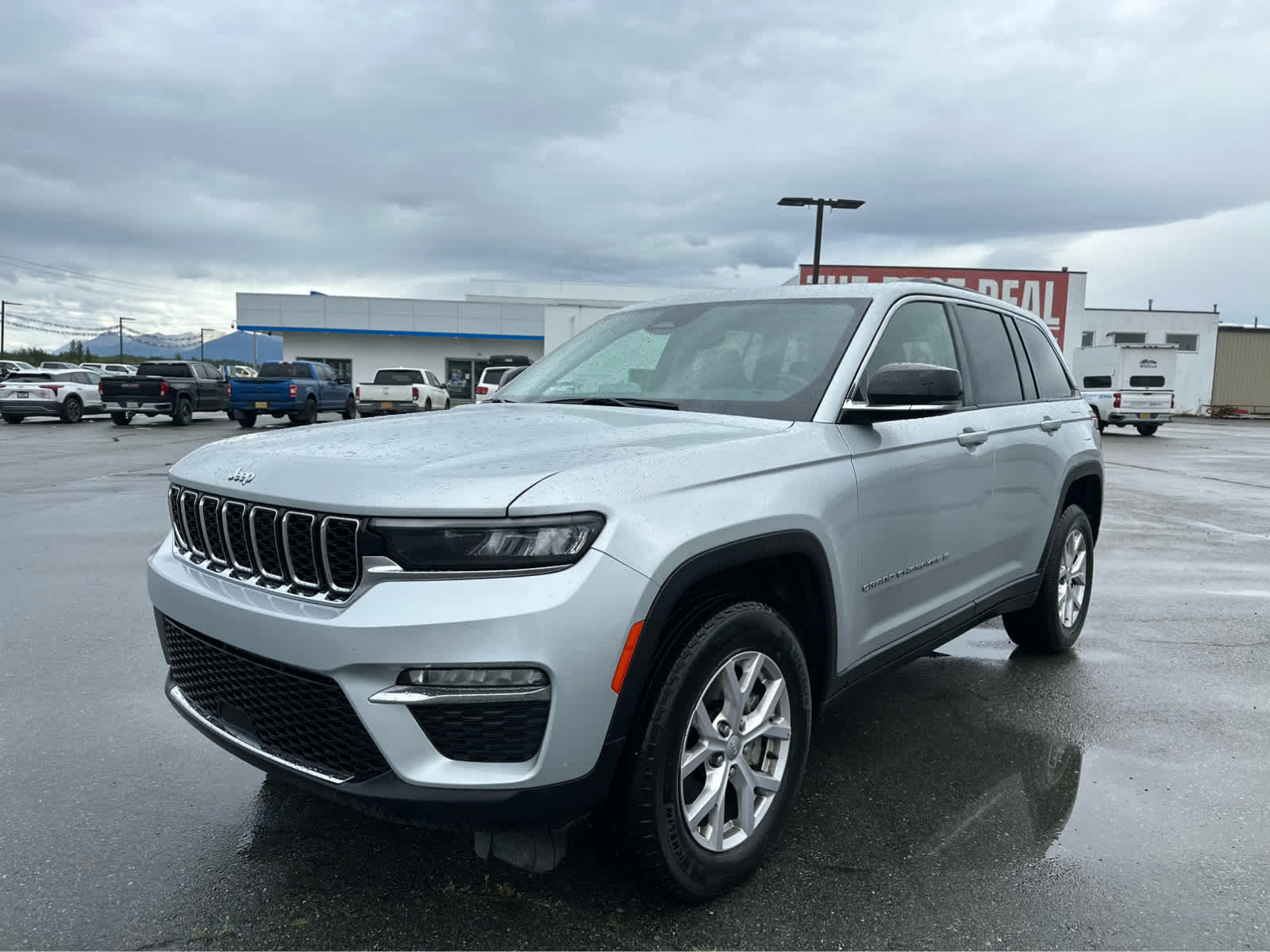 Thumbnail: 2022 Jeep Grand Cherokee - 3