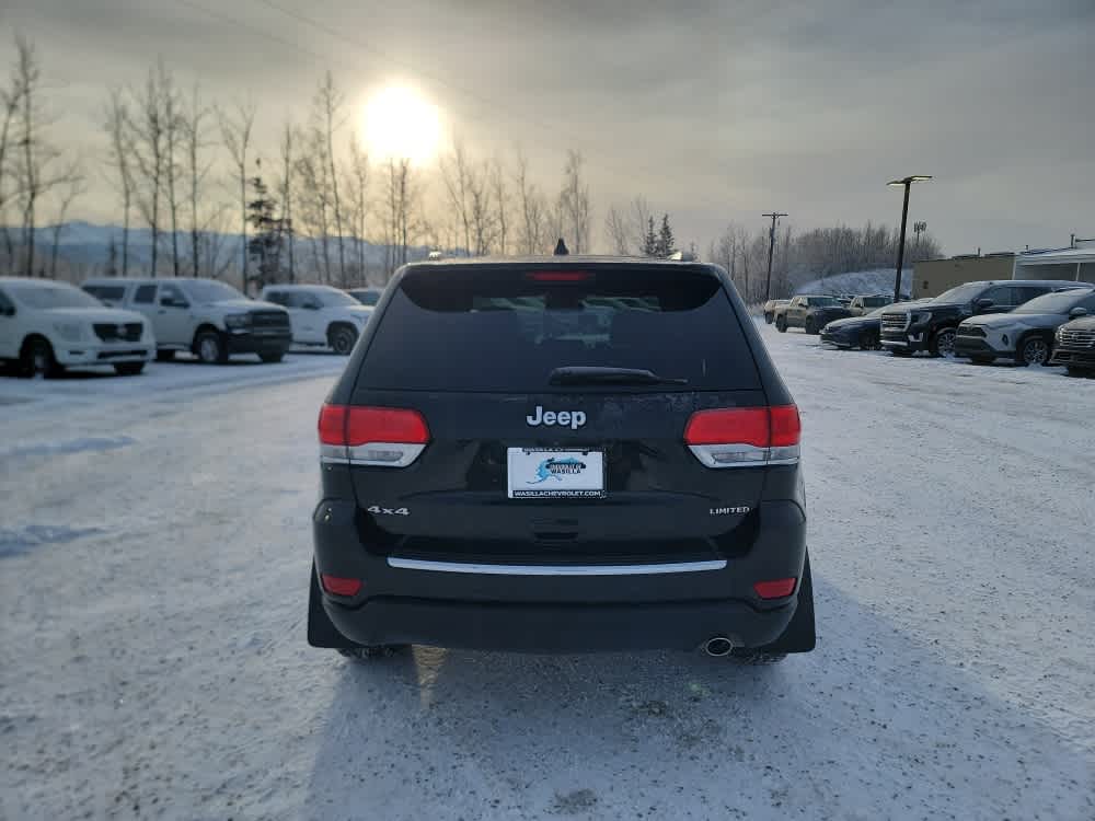 Thumbnail: 2015 Jeep Grand Cherokee - 4