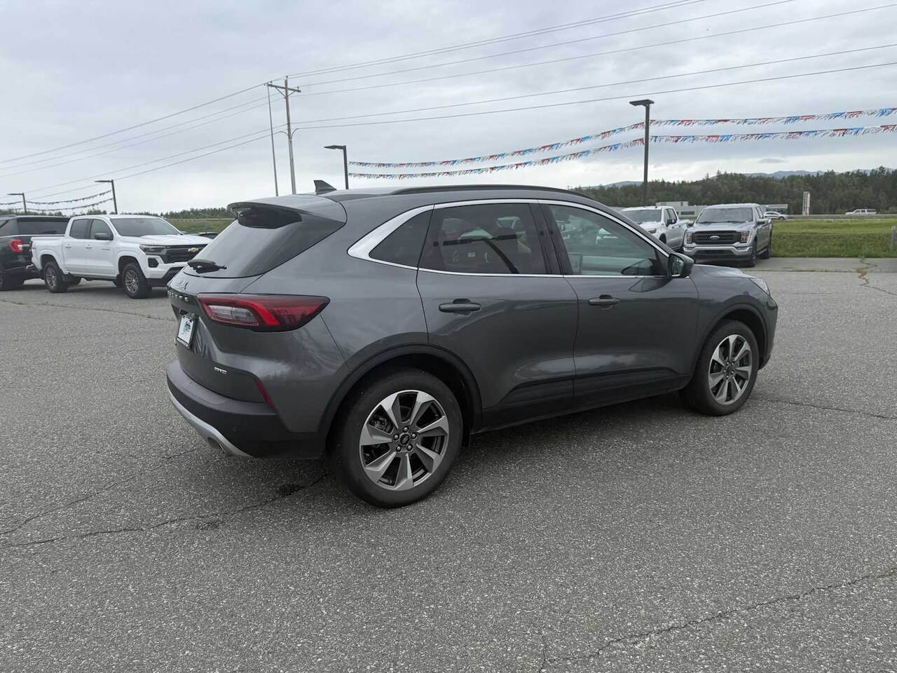 2025 Ford Escape Platinum - Image 13