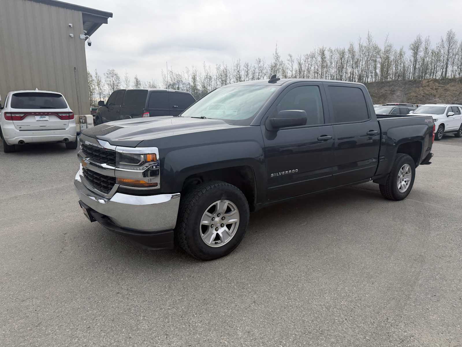 Thumbnail: 2017 Chevrolet Silverado 1500 - 3
