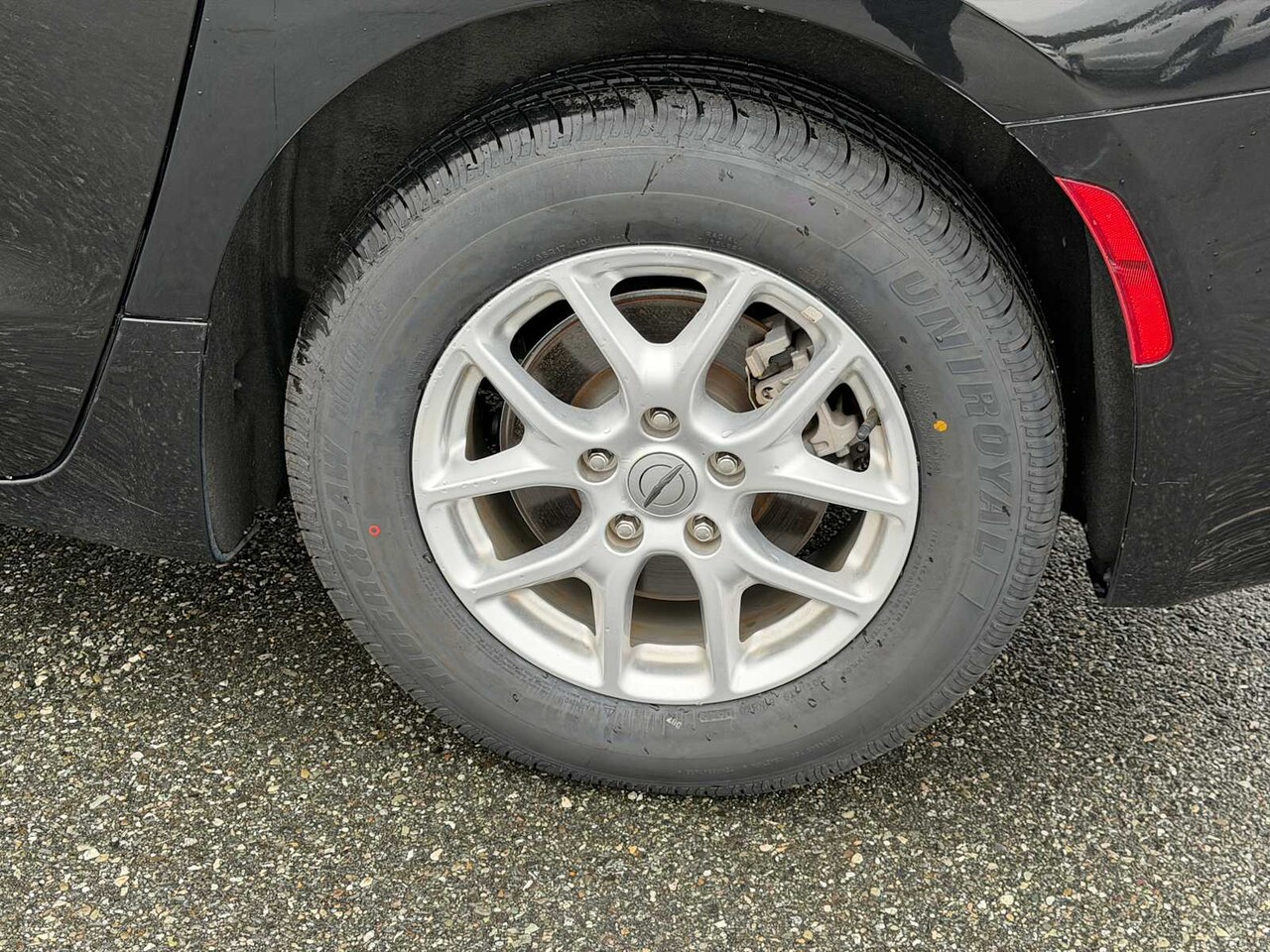 2023 Chrysler Voyager LX - Image 17