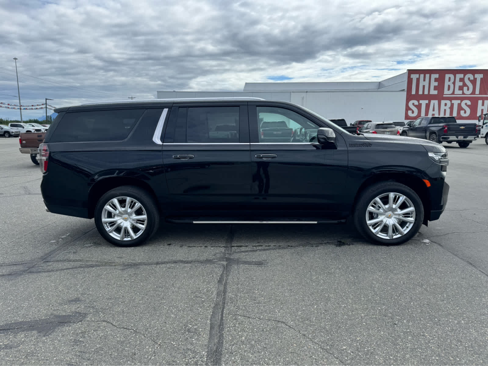 Thumbnail: 2024 Chevrolet Suburban - 6