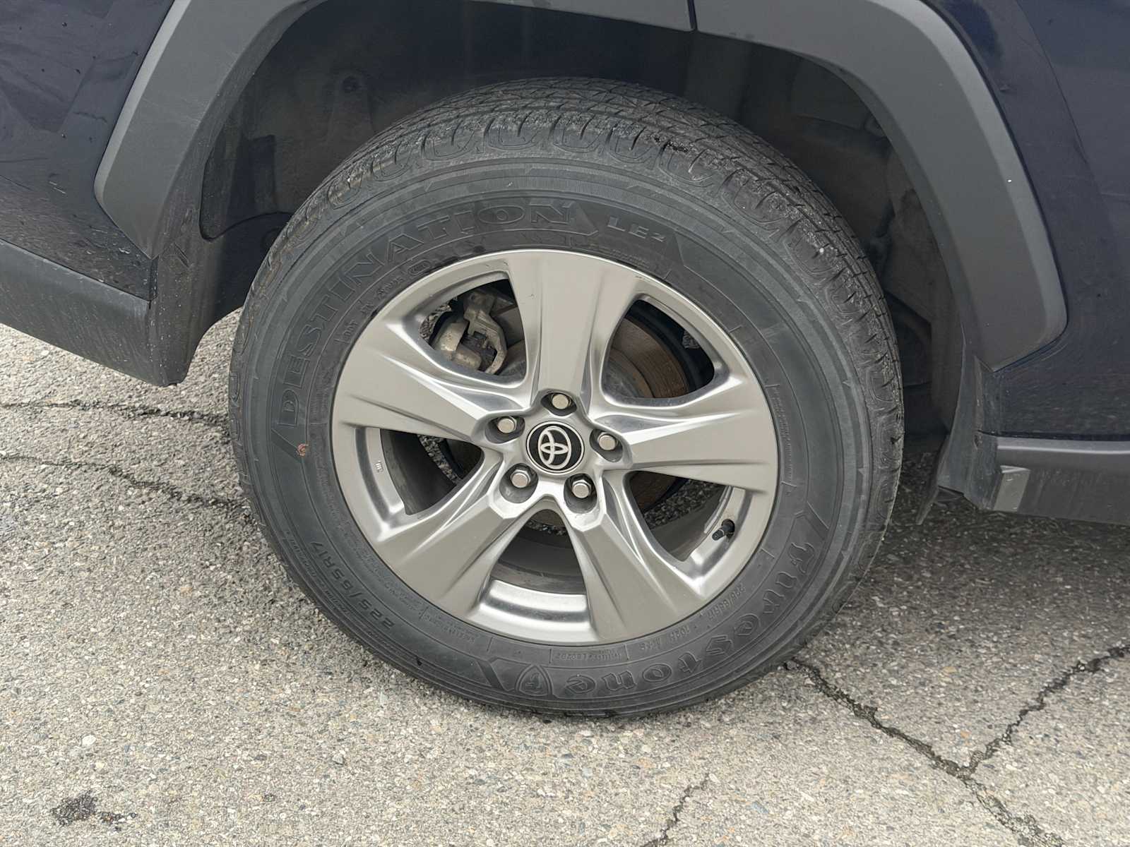 2024 Toyota RAV4 XLE - Photo 20